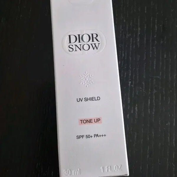[BUNJANG] Dior Snow UV Shield Tone-Up Sunscreen SPF50+ PA+++ (New, Sealed) / 새상품 미개봉) 디올 톤업 선크림