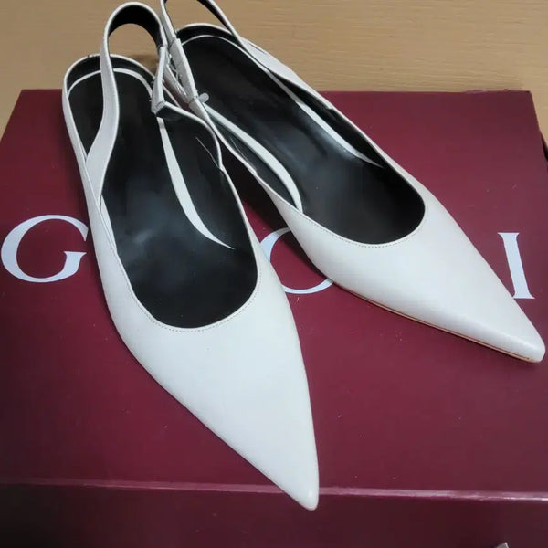 [BUNJANG] Dragon Blues White Leather Slingback Kitten Heel Pumps (Size 250) / 드래곤블루스 슬링백 로우힐 키튼힐 화이트 흰색 웨딩 구두 250 새상품