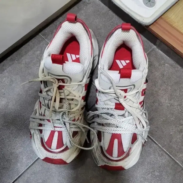[BUNJANG] Adidas BENTO XLG Deluxe Sneakers White Red / 아디다스 벤토 XLG 디럭스 스니커즈 화이트 레드 250