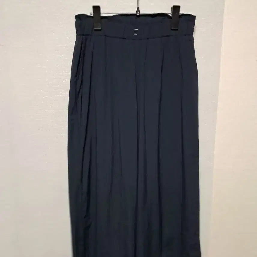 [BUNJANG] Giverny Navy Pleated Culottes Pants L / (여름신상품)지베르니 네이비색 플리츠 큐롯 팬츠 L 가격내림