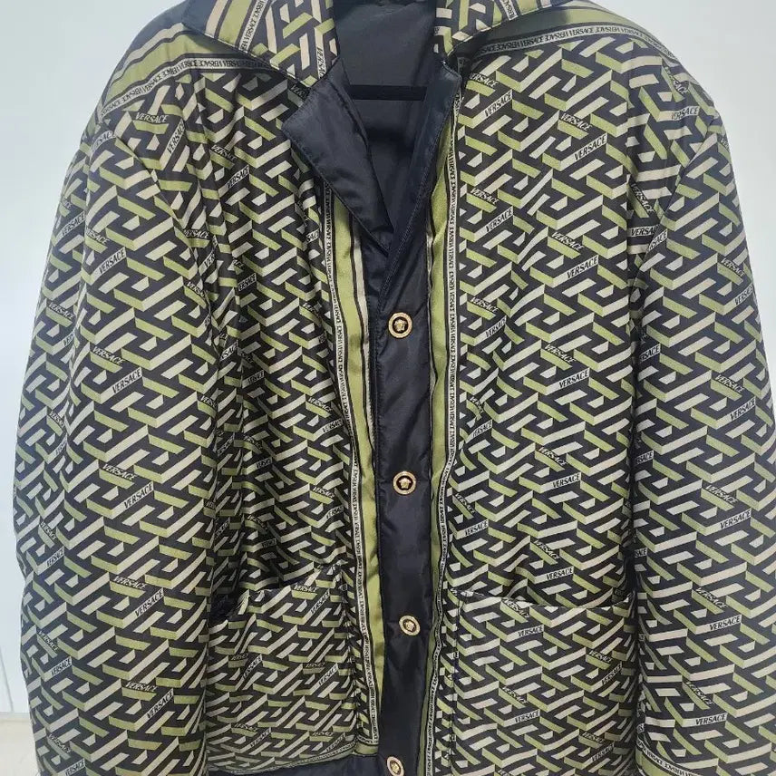 [BUNJANG] Versace La Greca Smile Padded Jacket / 베르사체 라그레카 스마일 패딩자켓