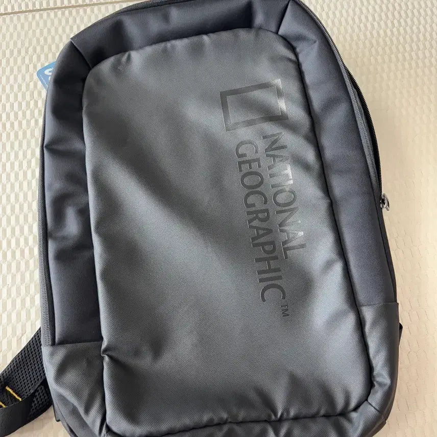 [BUNJANG] National Geographic USB Charging Backpack Black / (새상품)내셔널지오그래픽 USB 충전 백팩 블랙