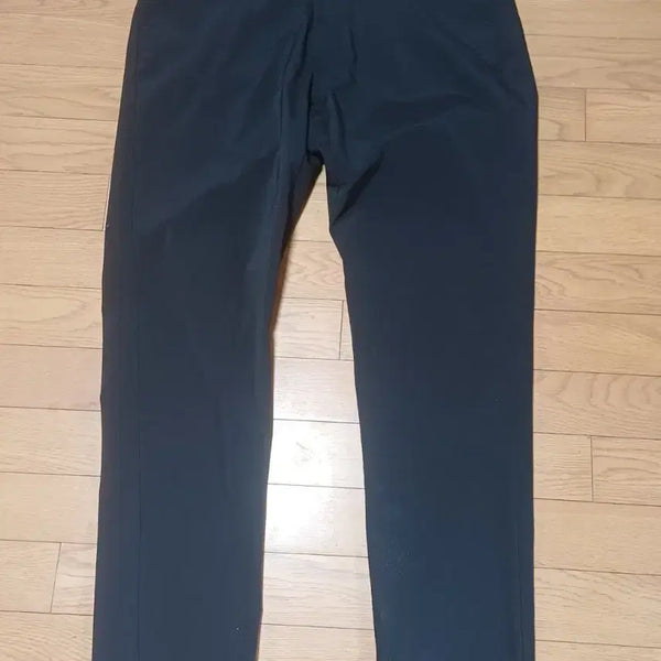 [BUNJANG] UNIQLO x Theory Collaboration AirSense Pants - Black / UNIQLO x Theory 유니클로 감탄팬츠 (띠어리 콜라보) - 블랙