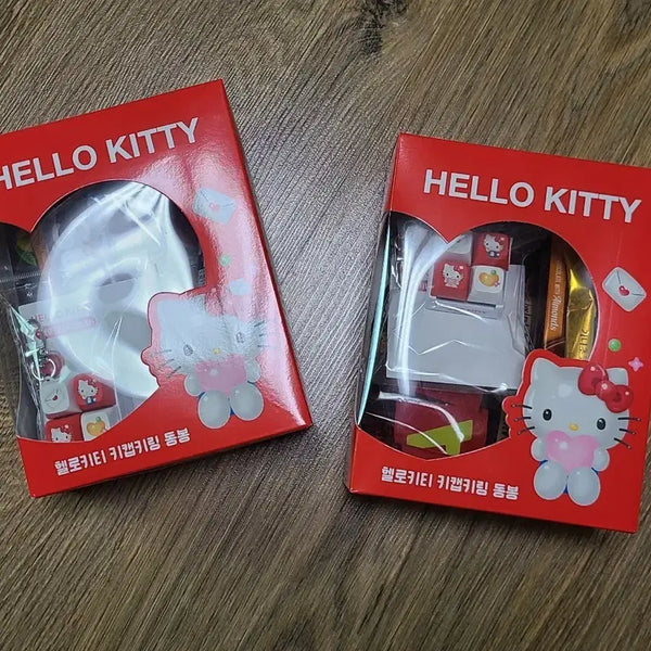 [BUNJANG] Hello Kitty Seven-Eleven Square Keycap Keychain Gift Set Box (Sealed) / 헬로키티 세븐일레븐 사각 키캡 키링 키티 산리오 선물세트 박스미개봉