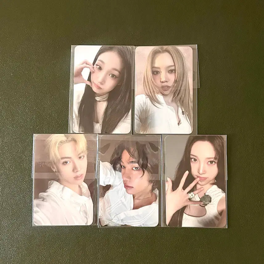 [BUNJANG] All Day Project Yves Rocher Photocard Set (Sealed) / 올데프 이브로쉐 Yves Rocher 포토카드 세트
