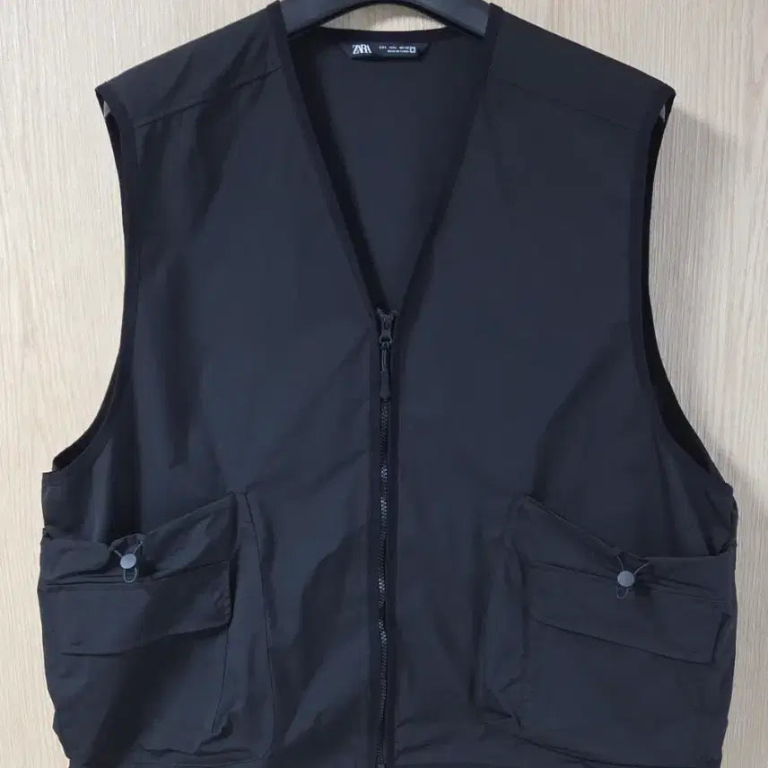 [BUNJANG] Zara Tech Utility Vest / (착샷) 자라 Zara 테크 유틸리티 베스트