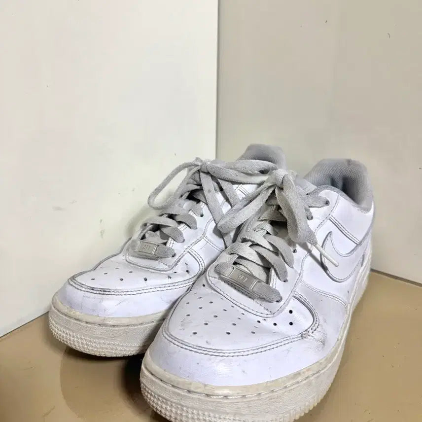 [BUNJANG] Nike Air Force 1 '07 Sneakers / 나이키 에어포스 Nike Air Force 1 07