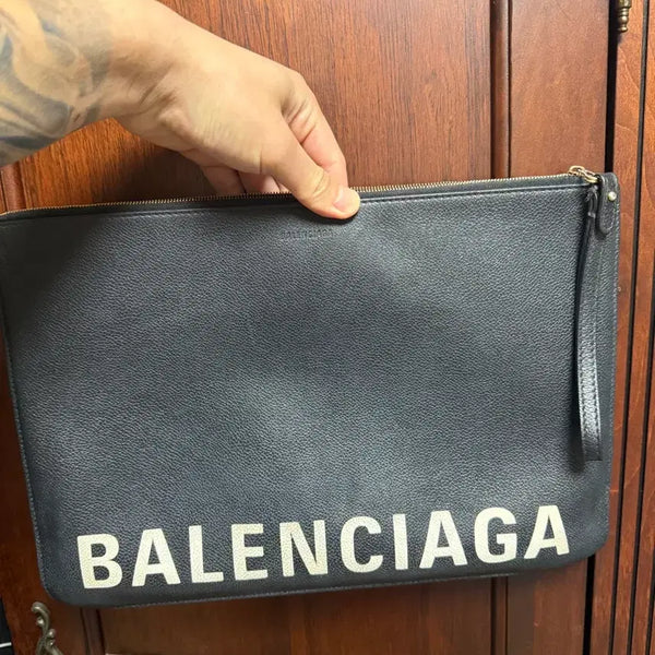 [BUNJANG] Balenciaga Logo Print Calfskin Pouch Clutch Black (L Size) / 발렌시아가 로고 프린트 카프스킨 파우치 클러치 블랙 (L 사이즈)
