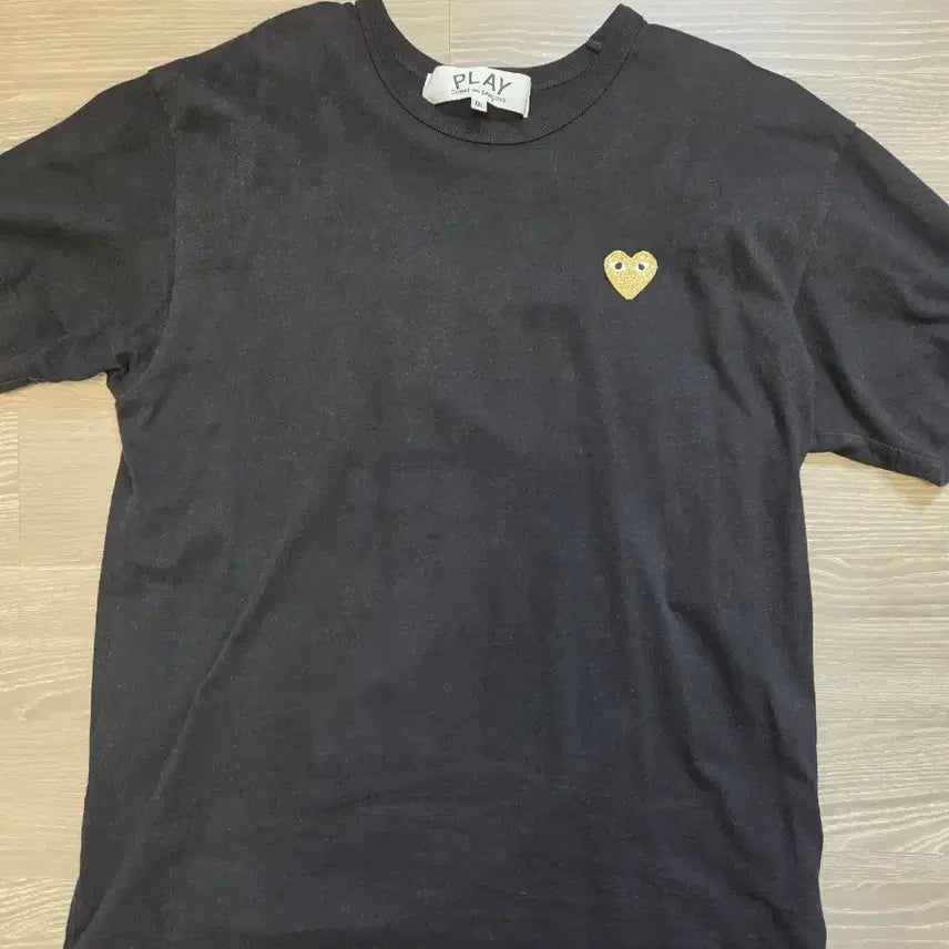 [BUNJANG] Comme des Garçons Play Black Heart Embroidery T-Shirt XXL / 꼼데가르송 반팔티 팝니다.