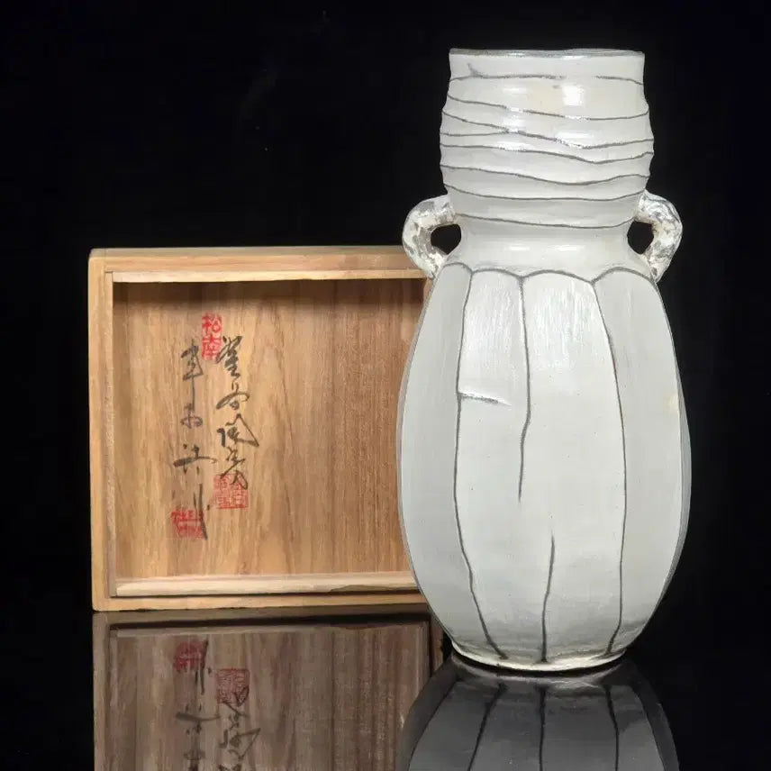 [BUNJANG] Songnam Shin Sang-ho Buncheong Yangihwa Vase / 송남 신상호 분청양이화병