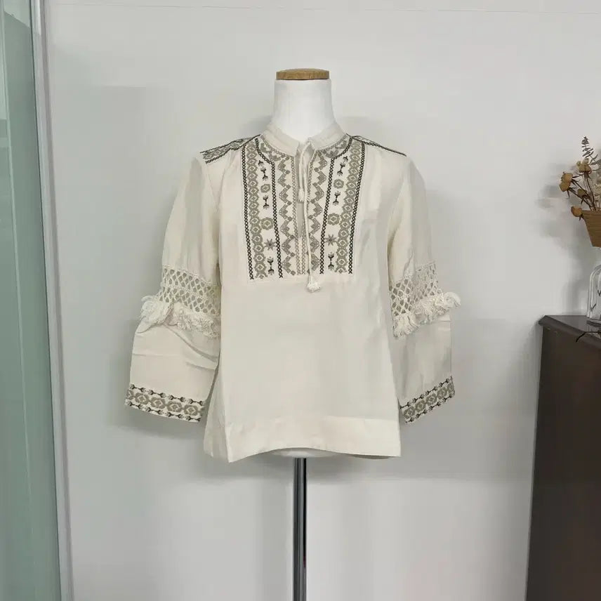 [BUNJANG] SEA New York Ivory Embroidered Blouse / [sea New York] 아이보리 자수 블라우스
