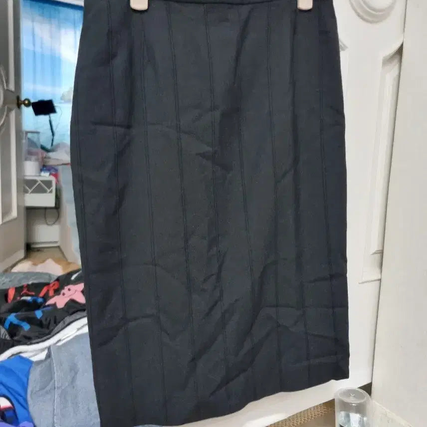 [BUNJANG] Giorgio Armani Black Vertical Stripe Skirt / 알마니 검정색 세로줄 스커트