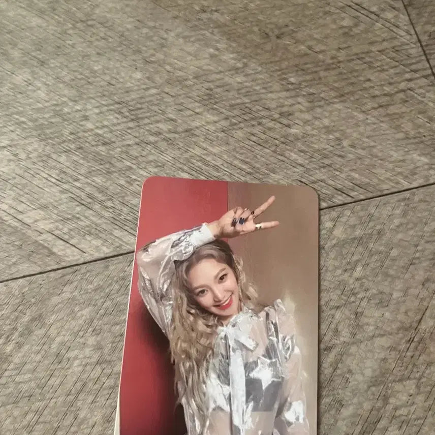 [BUNJANG] Girls' Generation Hyoyeon Holiday Photocard / 소녀시대 올나잇 효연 포카 판매