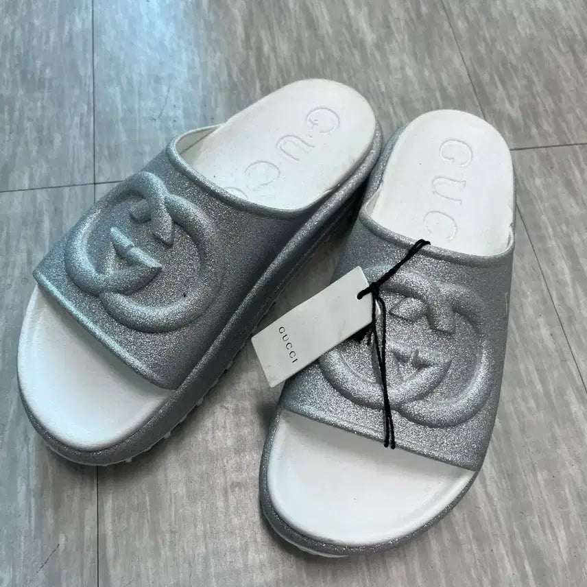 [BUNJANG] Gucci Interlocking G Slide Sandals Silver / 여) 구찌 인터로킹 G슬라이드 샌들 실버