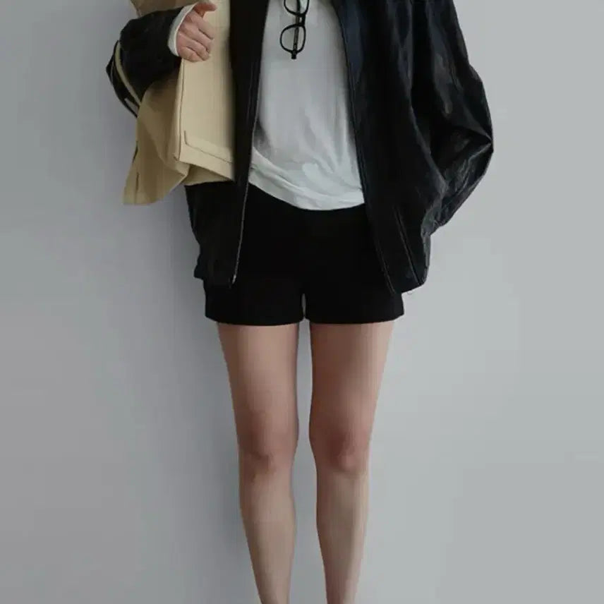 [BUNJANG] Laroom Paneled Shorts Black S / 라룸 절개쇼츠 블랙 s