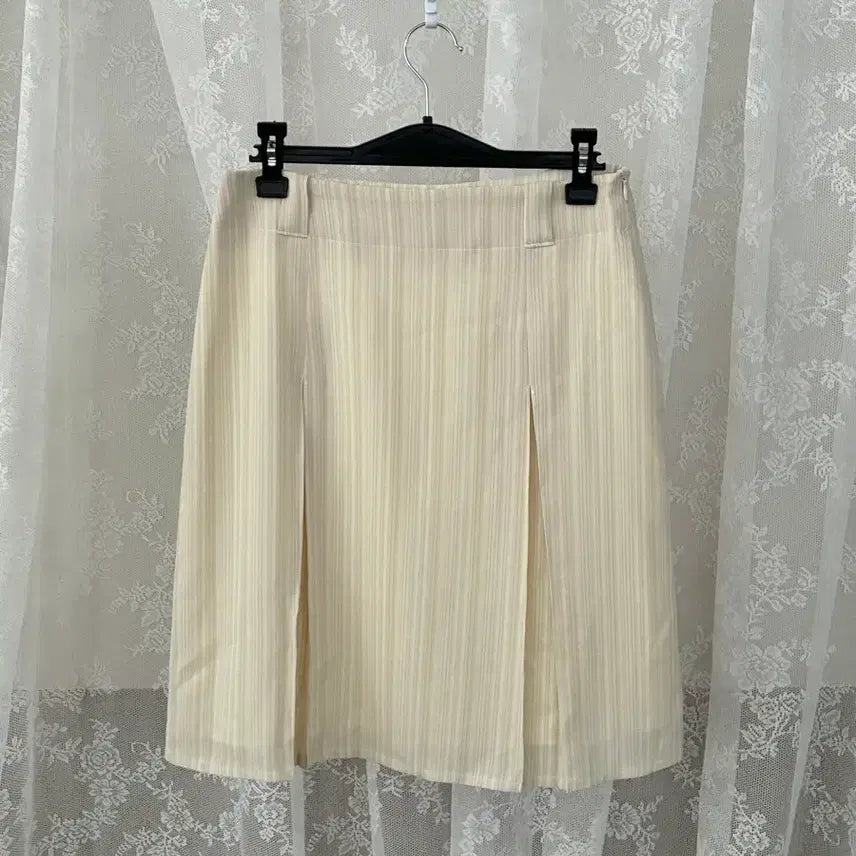 [BUNJANG] Lulu Seoul Downtown Pleated Midi Skirt Beige / S) 루루서울 다운타운 미디스커트 베이지