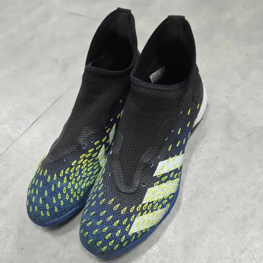 [BUNJANG] Adidas Predator Freak.3 Laceless TF Soccer Cleats 250 / 아디다스 프레데터 프릭3레이스리스TF 픗살화 250