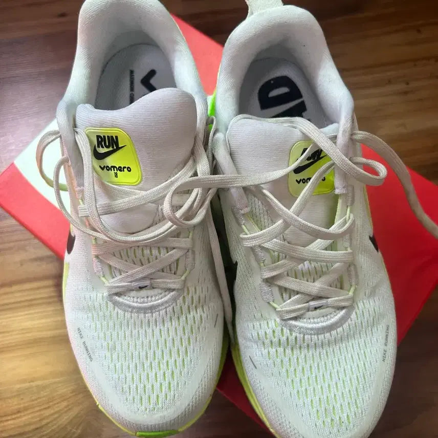 [BUNJANG] Nike Vomero 18 Running Shoes (245) / 런닝화 보메로 18 (245)