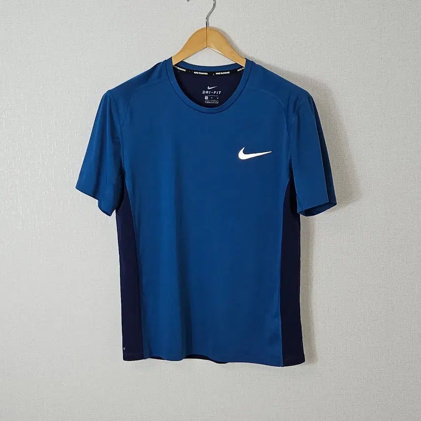 [BUNJANG] Nike Running Dri-FIT Scotch Reflective Short Sleeve T-Shirt XL / 나이키 러닝 드라이핏 스카치 리틀렉티브 반팔 티셔츠 XL 105