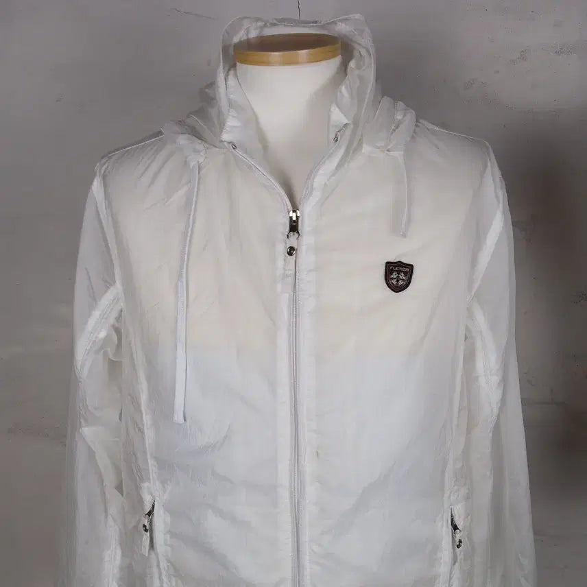 [BUNJANG] FUERZA Windbreaker Jacket White L Size / FUERZA 바람막이 L 화이트 새옷