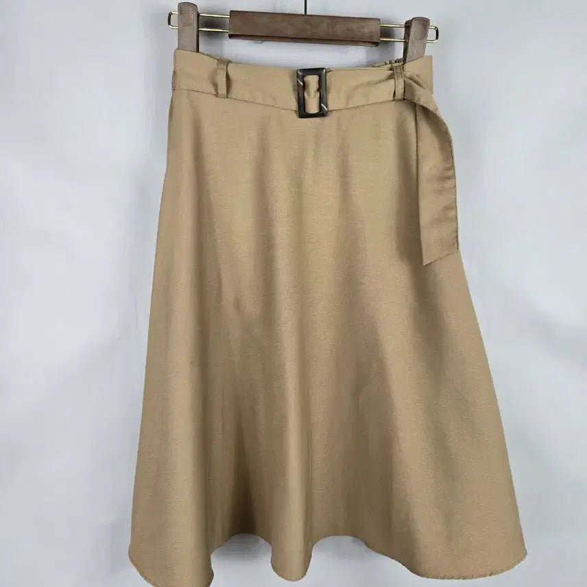 [BUNJANG] IFNE Women's Belted Midi Skirt / [무료배송]이프니 F 여성 뒷밴딩 벨트 장식 미디 플레이어 스커트 치마