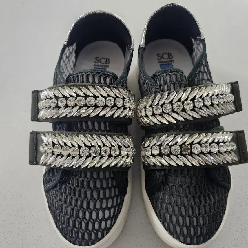 [BUNJANG] SCB Black Cubic Strap Sneakers / SCB 스니커즈 블랙 큐빅 스트랩