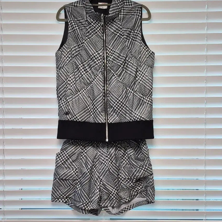 [BUNJANG] New Balance Pattern Quilted Vest & Shorts Set / [뉴발란스] 패턴 퀼팅 베스트&숏팬츠 세트(M/L) 셋업 판매합니다.