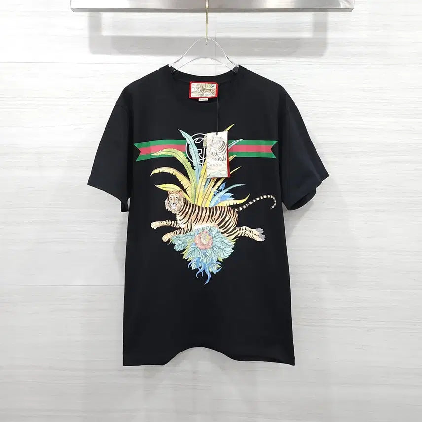 [BUNJANG] Gucci Three Stripes Tiger Print Short Sleeve T-Shirt S / S / 구찌 삼선 타이거 프린팅 반팔 티셔츠 548334