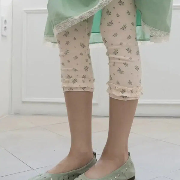 [BUNJANG] Tilde Seoul Ricot Flower Frill Capri Leggings - Ivory / 틸데서울 리콧 플라워 프릴 카프리 레깅스 아이보리