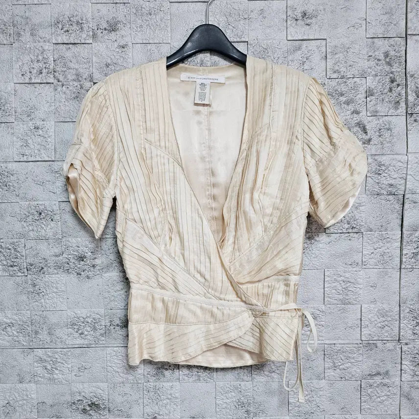 [BUNJANG] Diane von Furstenberg Silk Wrap Blouse / 다이앤본퍼스텐버그 실크 랩 블라우스