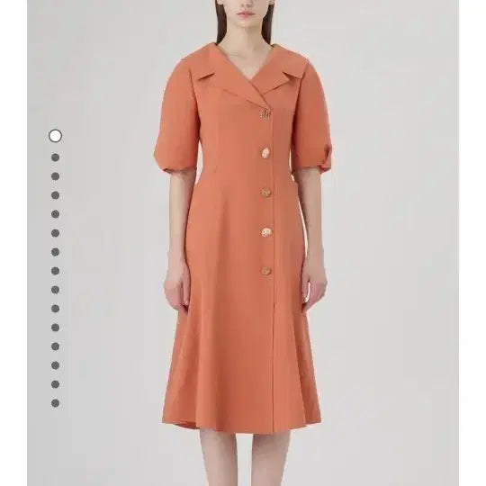 [BUNJANG] LYNN Notched Twisted Sleeve Dress / (원피스)LYNN 노치드 꼬임 소매 원피스