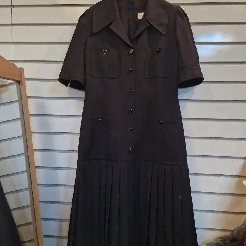 [BUNJANG] MOJO.S.FINE Black Short Sleeve Shirt Dress Pleated Skirt / 모조에스핀 블랙 반팔 셔츠 원피스 플리츠 스커트