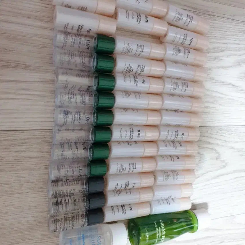 [BUNJANG] Assorted Mini Empty Bottles (Bundle or Individual) - 5ml, 15ml, 25ml, 31ml, 50ml / (45개-미니 공병 일괄) 개별도 가능 - 5ml, 15ml, 25ml, 31ml, 50ml 이니스프리 아이오페 더샘 프리메라 에뛰드