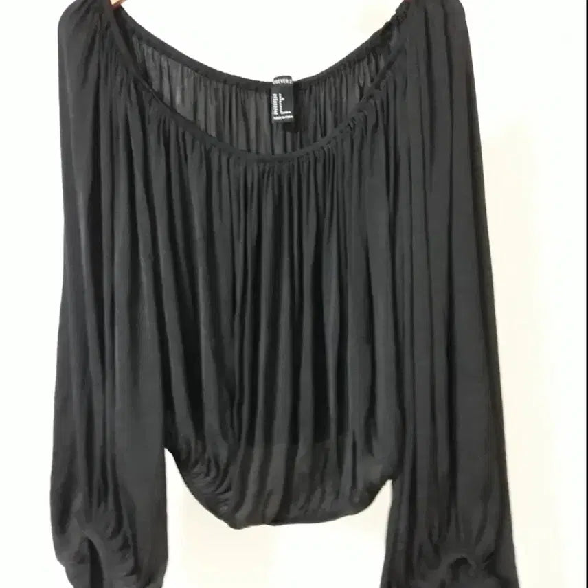 [BUNJANG] Forever 21 Black Off-Shoulder Blouse / 찰랑찰랑 포에버21 블랙 오프숄더 블라우스 (새상품