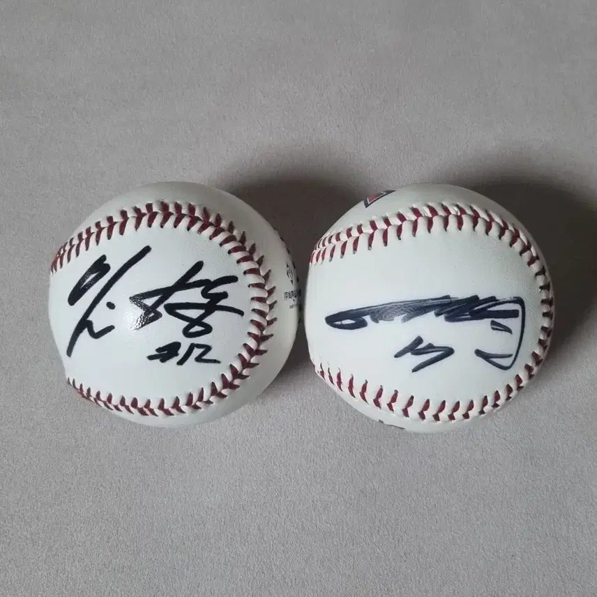 [BUNJANG] Kia Tigers Im Chang-yong, Im Ki-young Signed Baseball Bundle Set / 일괄)기아 임창용,임기영 싸인볼
