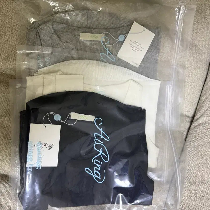 [BUNJANG] Airing Market Sleeveless Tank Top (3 Colors) / 아이링마켓 나시 탱크탑 새상품 3컬러
