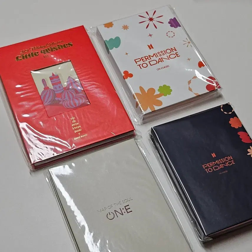 [BUNJANG] BTS Photobook, Postcard Book & Photo Frame Bundle Set / [BTS] 포토북 & 포스트카드북 & 포토 프레임 일괄 판매