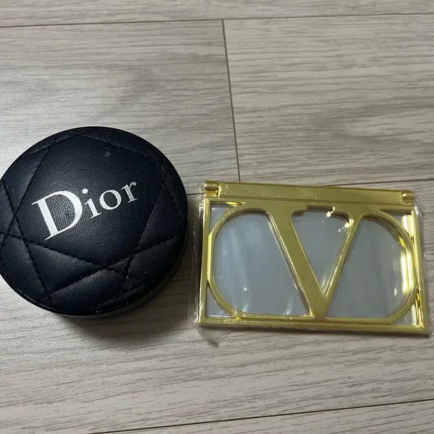 [BUNJANG] Valentino Mirror / 발렌티노 거울