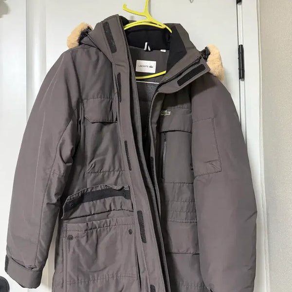 [BUNJANG] Lacoste Men's Hooded Puffer Jacket with Fur Trim / 라코스테 패딩