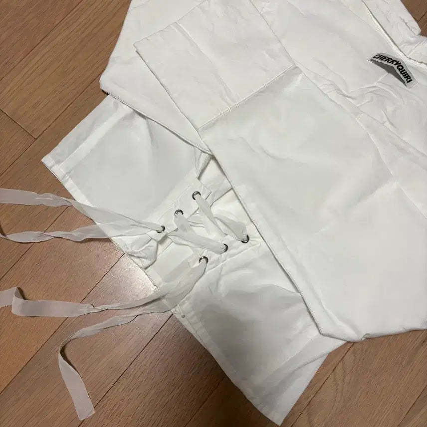 [BUNJANG] CherryQuiri Ranyo Crop Shirt White / 체리퀴리 라뇨 크롭 셔츠 화이트 무신사 미세키서울