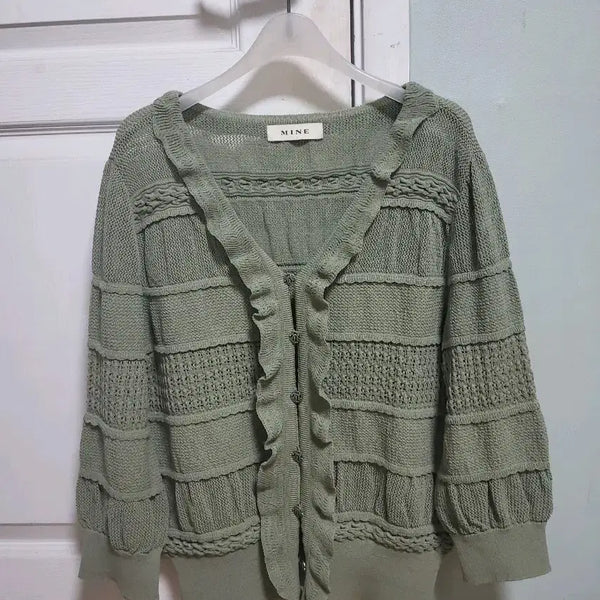 [BUNJANG] Mine 2021 Frill Button Knit Cardigan / 마인(2021) 가디건 팔아요