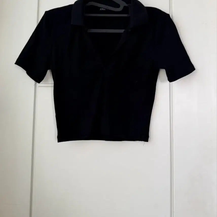 [BUNJANG] ZARA Black Slim Fit Collared Crop Top / ZARA 블랙 슬림핏 카라 크롭티