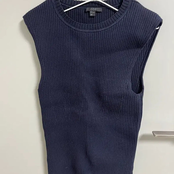 [BUNJANG] COS Ribbed Knit Sleeveless Top Navy / COS 코스 골지 니트 슬리브리스네이비