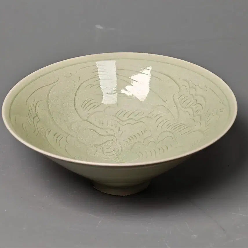 [BUNJANG] Authentic Chinese Celadon Porcelain Bowl with Phoenix Motif - Late Qing Dynasty, Guangxu Period / [진품] 청대 말기 광서제 시기 용천요 봉황문 청자완 중국도자기 골동품