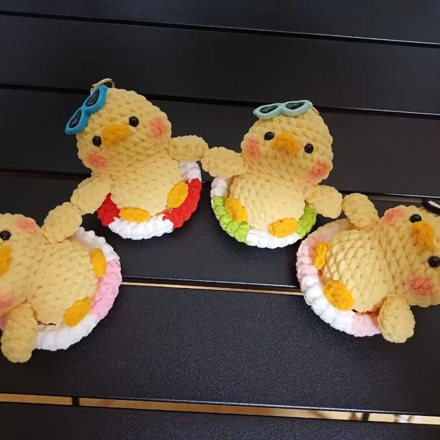 [BUNJANG] Handmade Duck Knit Keychain with Sunglasses / 썬그리 오리 뜨개키링