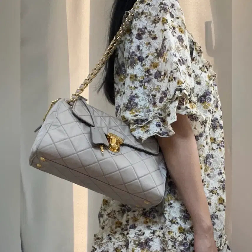 [BUNJANG] Prada Quilted Chain Shoulder Bag / 프라다 새들백 숄더백 퀼팅 백 금장 체인