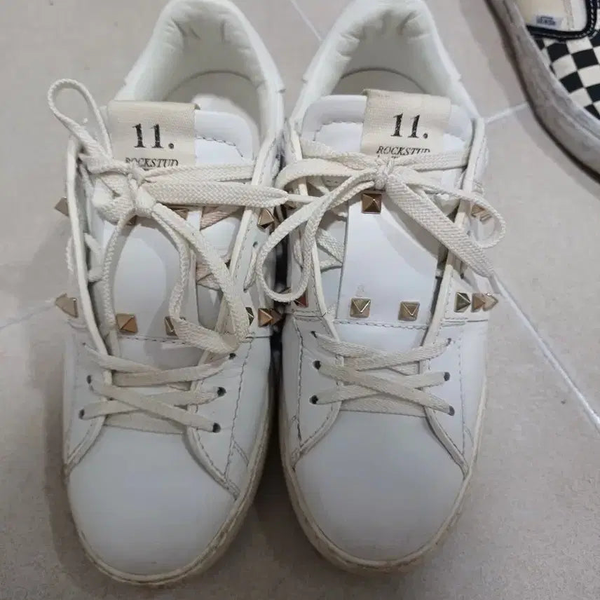 [BUNJANG] Valentino Garavani Rockstud Untitled No. 11 Sneakers / 발렌티노 스니커드