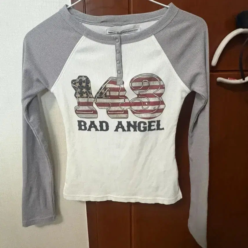 [BUNJANG] Sculptor Bad Angel 143 Henley Long Sleeve T-Shirt / 스컬프터 BAD ANGEL 143 헨리넥 긴팔 티셔츠 (새상품)