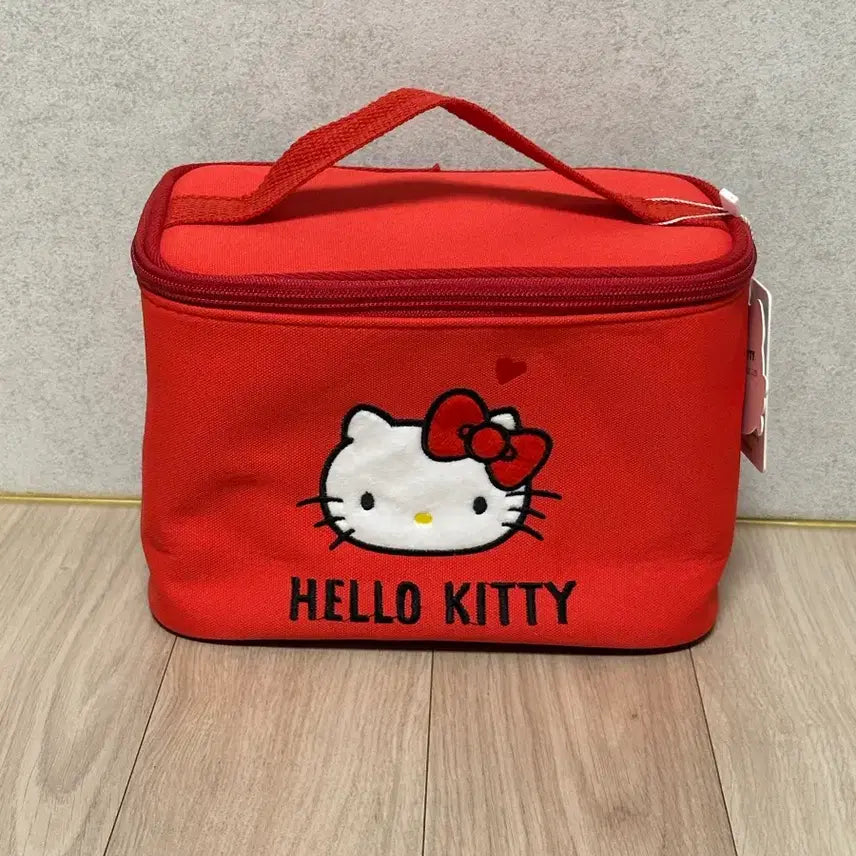 [BUNJANG] Hello Kitty Red Cosmetic Pouch / [새상품] 헬로키티 레드 화장품 파우치