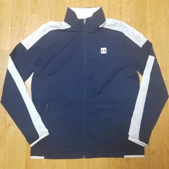[BUNJANG] Under Armour White Mesh Jacket / (정품/새상품급)언더아머 화이트 메시 얇고 부드러운 네이비 원단의 자켓,